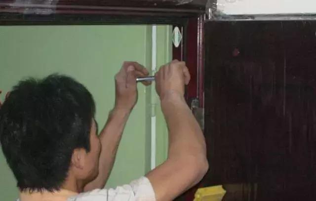 防盗门不灌浆，就是个木框架子！来听听过来人怎么说